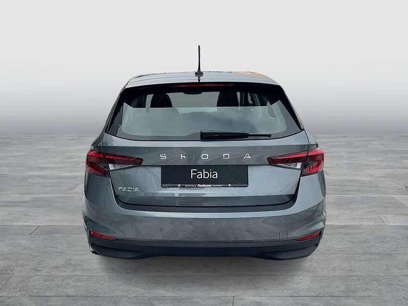 Neu Skoda Fabia Essence 95 PS (69 kW) 2026 Mittelgrau  metallic Kleinwagen