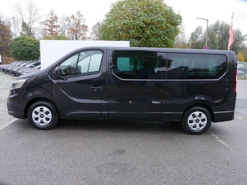 Neu Renault Trafic Evolution 150 PS (110 kW) 2025 Schwarz Van / Kleinbus