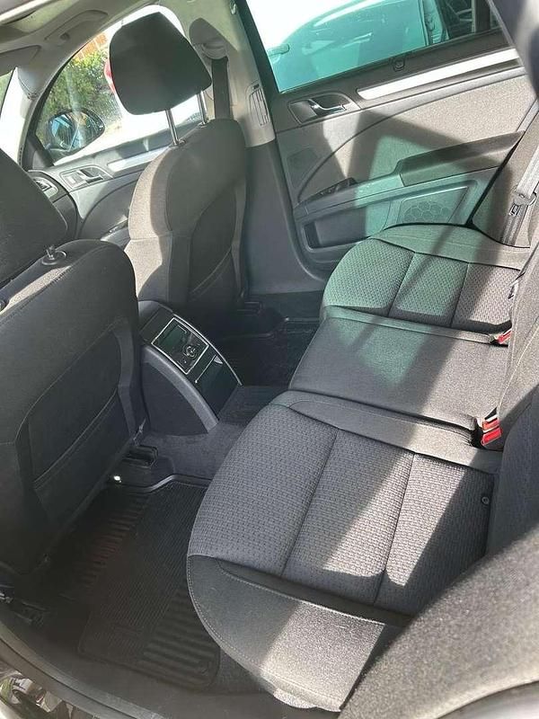 Gebraucht Skoda Superb Elegance 140 PS (102 kW) 2012 Kombi