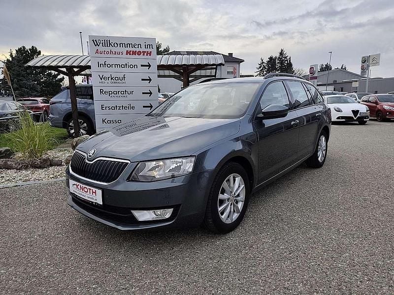 Grau Gebraucht 2017 Skoda Octavia Ambition Kombi | € 15.990 (Fairer Preis) - Bild 1/4