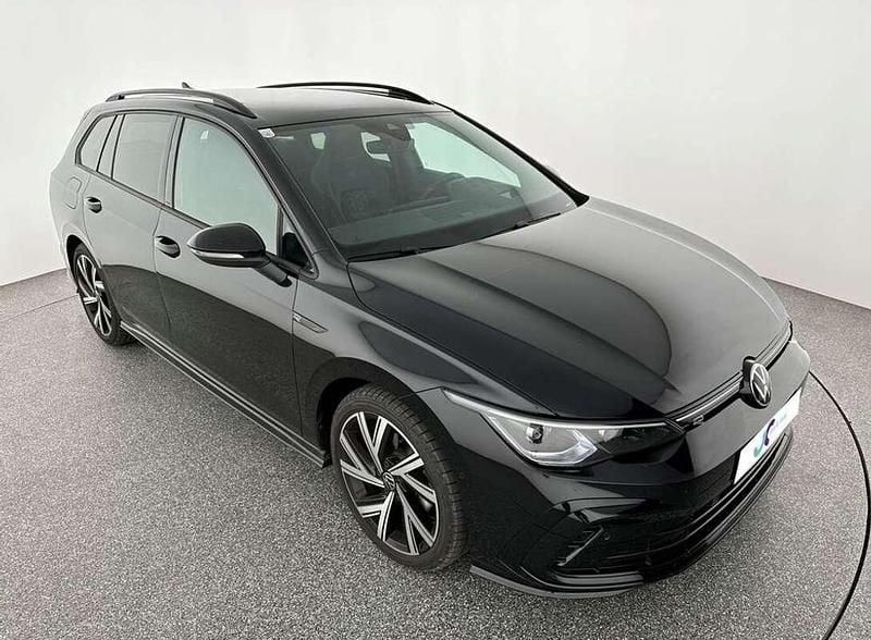 Gebraucht VW Golf VIII R-line 131 PS (96 kW) 2024 Schwarz Kombi