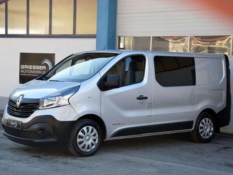 Gebraucht Renault Trafic 125 PS (91 kW) 2017 Silber Van / Kleinbus