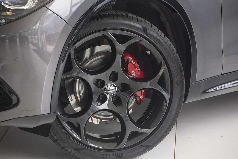 Neu Alfa Romeo Stelvio Ti 280 PS (205 kW) 2025 Grau SUV