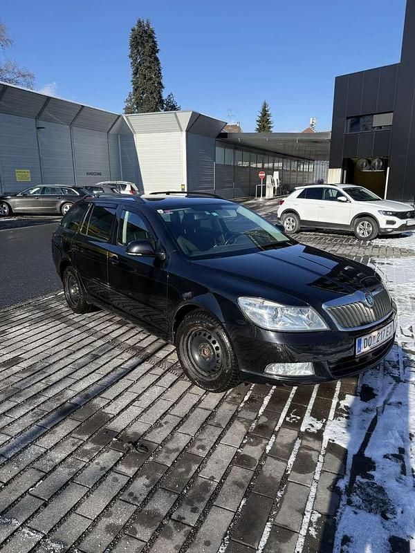 Schwarz Gebraucht 2013 Skoda Octavia Elegance Kombi | € 4.650 (Superpreis) - Bild 1/4