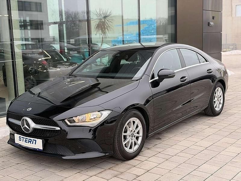 Gebraucht Mercedes CLA180 116 PS (85 kW) 2022 Schwarz Limousine