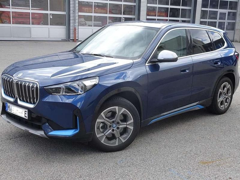 Blau Gebraucht 2023 BMW iX1 SUV | € 40.900 (Superpreis) - Bild 1/4