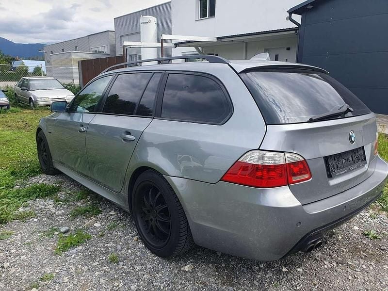Gebraucht BMW 530 M Sport 218 PS (160 kW) 2004 Grau Kombi