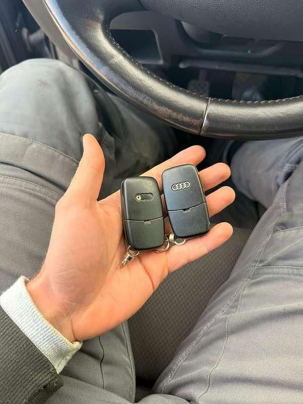 Gebraucht Audi A4 101 PS (74 kW) 2003 Blau Limousine