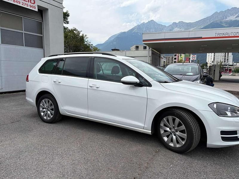 Gebraucht VW Golf VII Comfortline 105 PS (77 kW) 2013 Weiß Kombi