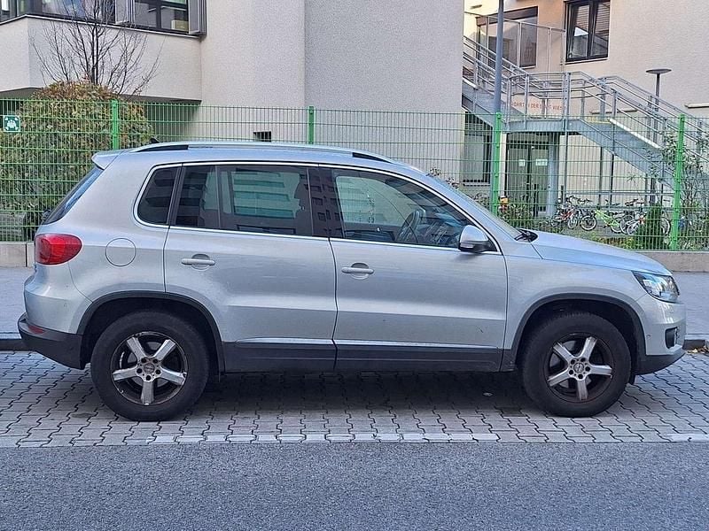 Gebraucht VW Tiguan Sportline 140 PS (102 kW) 2012 SUV