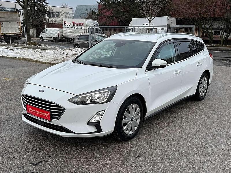 Gebraucht Ford Focus Cool & Connect 95 PS (69 kW) 2021 Weiß Kombi