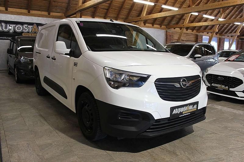 Gebraucht Opel Combo Edition 99 PS (72 kW) 2019 Weiß Van / Kleinbus