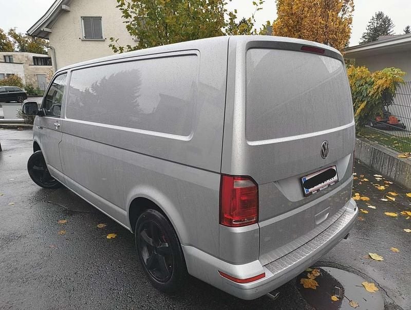 Gebraucht VW Transporter 102 PS (75 kW) 2017 Grau Van