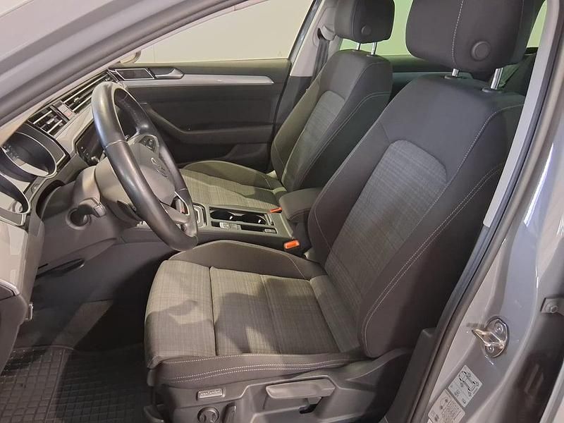 Gebraucht VW Passat Business 200 PS (147 kW) 2022 Mittelgrau  normal Kombi