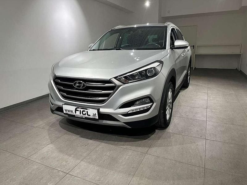 Grau Gebraucht 2017 Hyundai Tucson Edition SUV | € 16.490 (Fairer Preis) - Bild 1/4