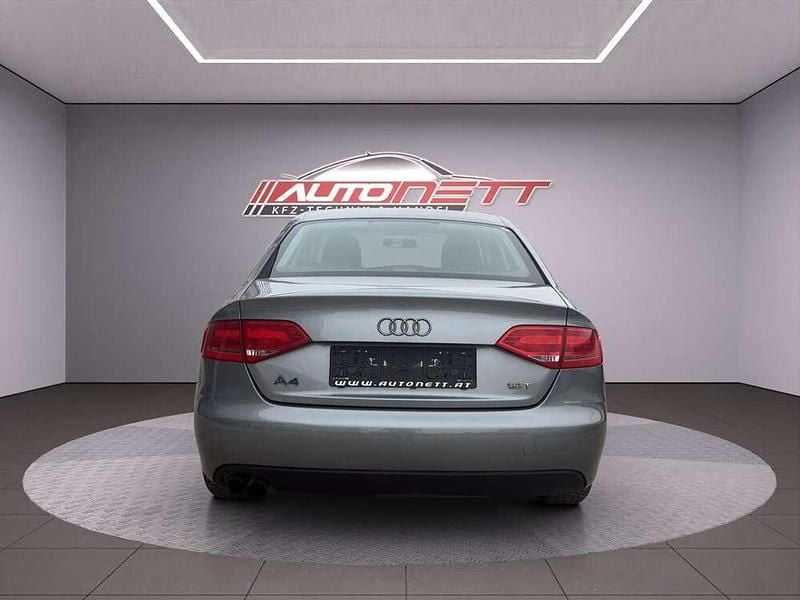 Gebraucht Audi A4 Basis 120 PS (88 kW) 2009 Grau Limousine
