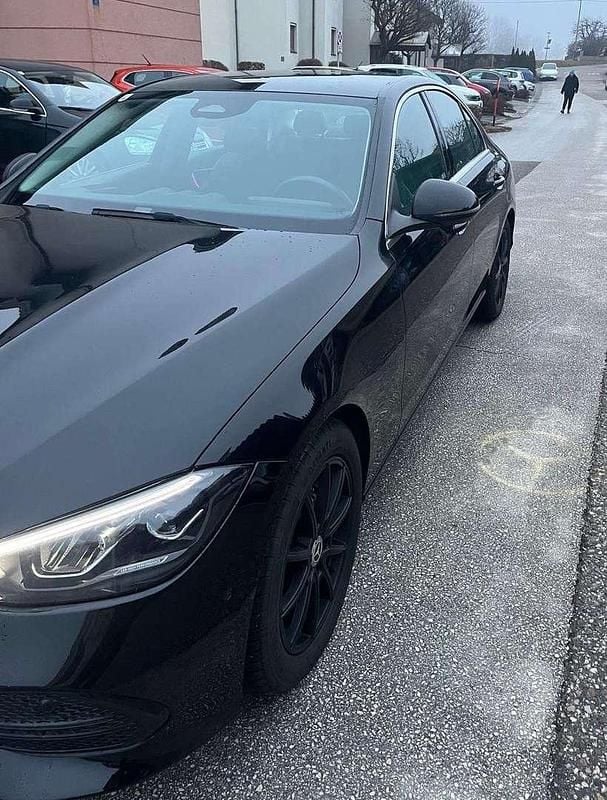 Gebraucht Mercedes C180 170 PS (125 kW) 2023 Schwarz Limousine