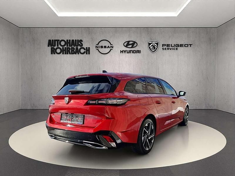 Gebraucht Peugeot 308 SW Allure 131 PS (96 kW) 2025 Rot Kombi