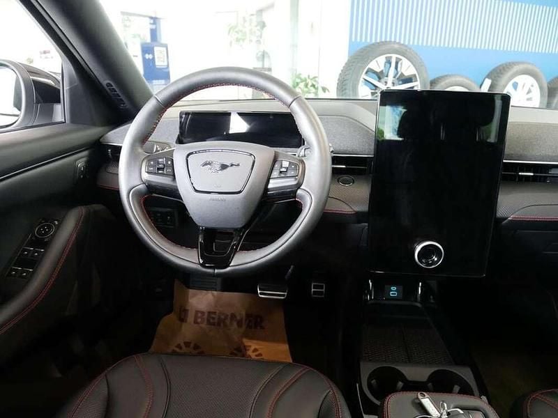 Gebraucht Ford Mustang Mach-E 189 kW (258 PS) 2022 Weiß SUV