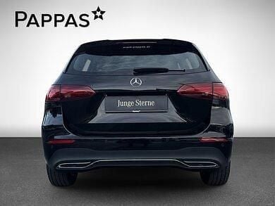 Gebraucht Mercedes B200 Progressive 163 PS (119 kW) 2024 Schwarz Van / Kleinbus