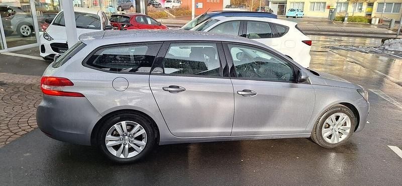 Gebraucht Peugeot 308 SW Active 120 PS (88 kW) 2016 Kombi