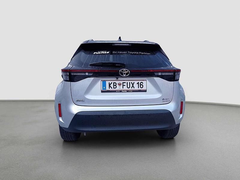 Gebraucht Toyota Yaris Cross 131 PS (96 kW) 2024 Silber SUV