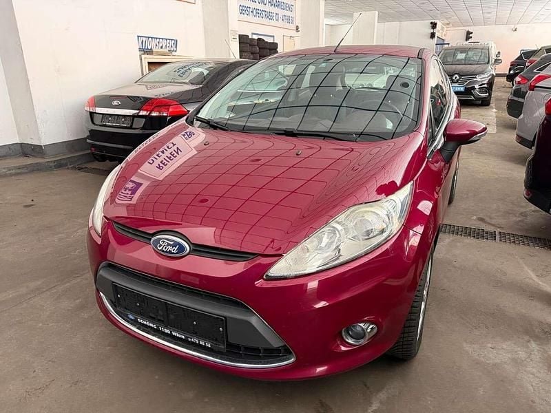 Gebraucht Ford Fiesta Titanium 82 PS (60 kW) 2009 Rot Kleinwagen