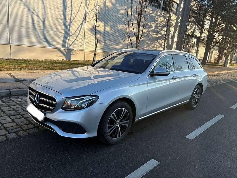 Gebraucht Mercedes E220 Avantgarde 194 PS (142 kW) 2019 Kombi