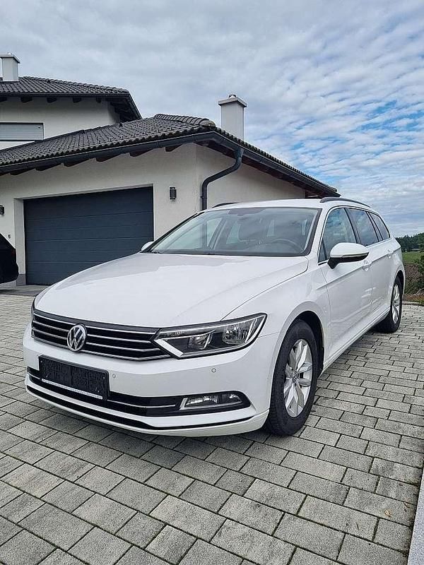Gebraucht VW Passat Comfortline 150 PS (110 kW) 2019 Weiß Kombi