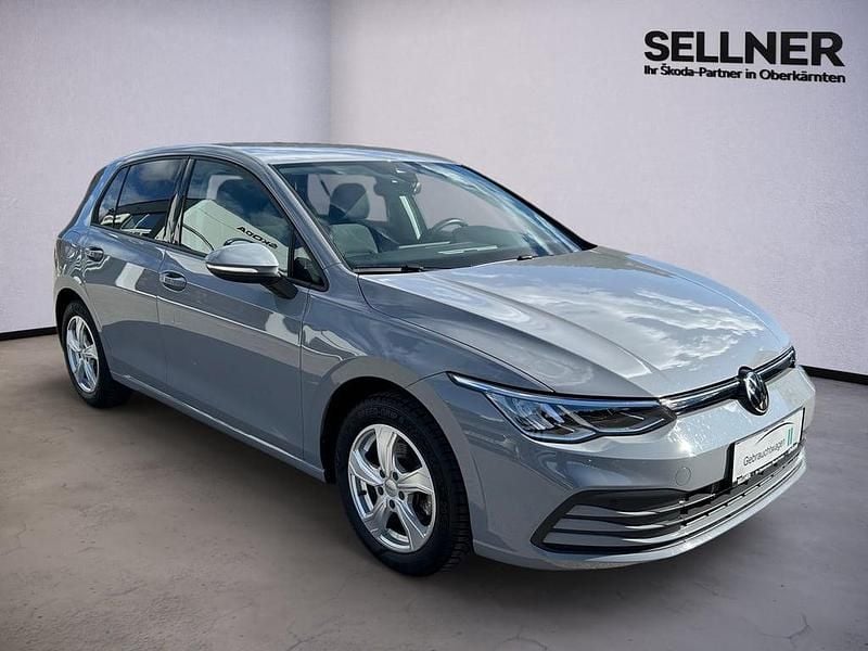 Gebraucht VW Golf VIII 110 PS (80 kW) 2024 Mittelgrau  normal