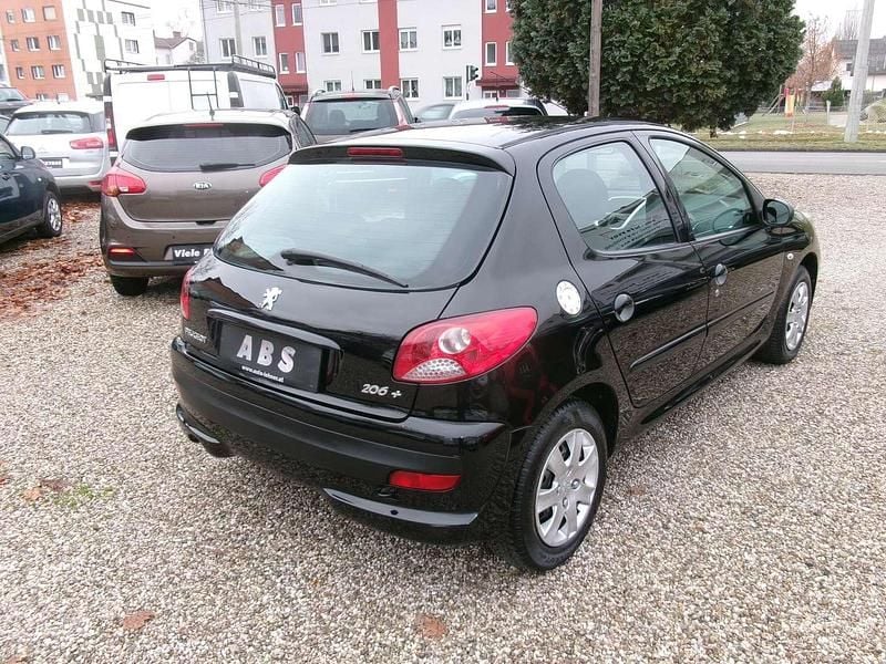 Gebraucht Peugeot 206 75 PS (55 kW) 2009 Schwarz Limousine