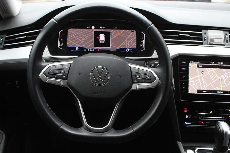 Gebraucht VW Passat Business 122 PS (89 kW) 2023 Rot Kombi