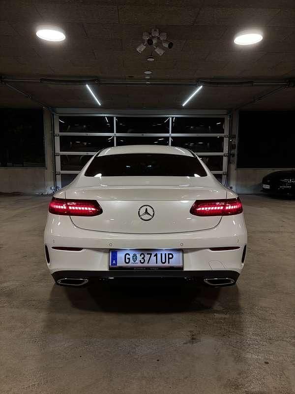 Gebraucht Mercedes E220 194 PS (142 kW) 2022 Coupé