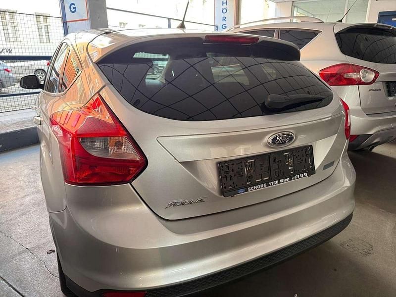 Gebraucht Ford Focus Titanium 95 PS (69 kW) 2011 Silber Limousine