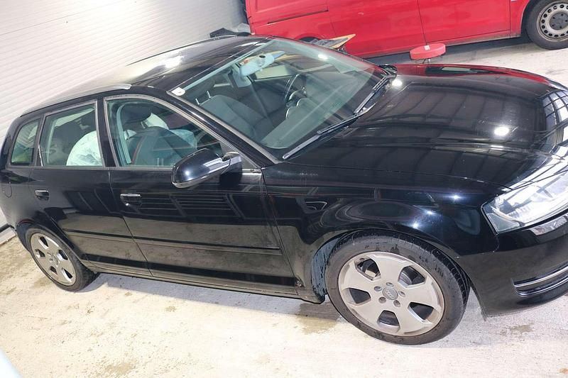 Gebraucht Audi A3 Attraction 90 PS (66 kW) 2010 Schwarz Kleinwagen