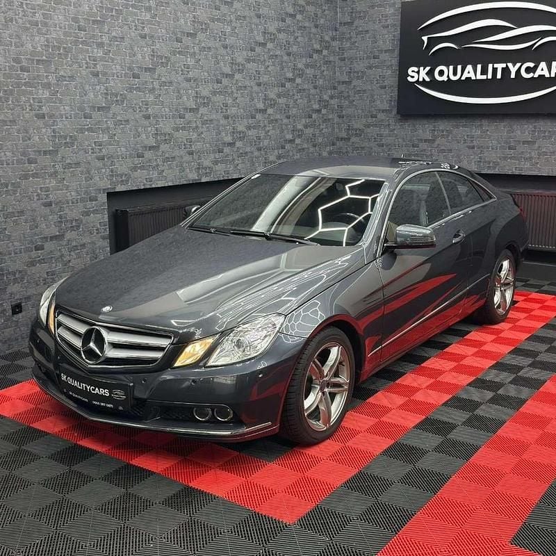 Gebraucht Mercedes E200 184 PS (135 kW) 2011 Grau Coupé