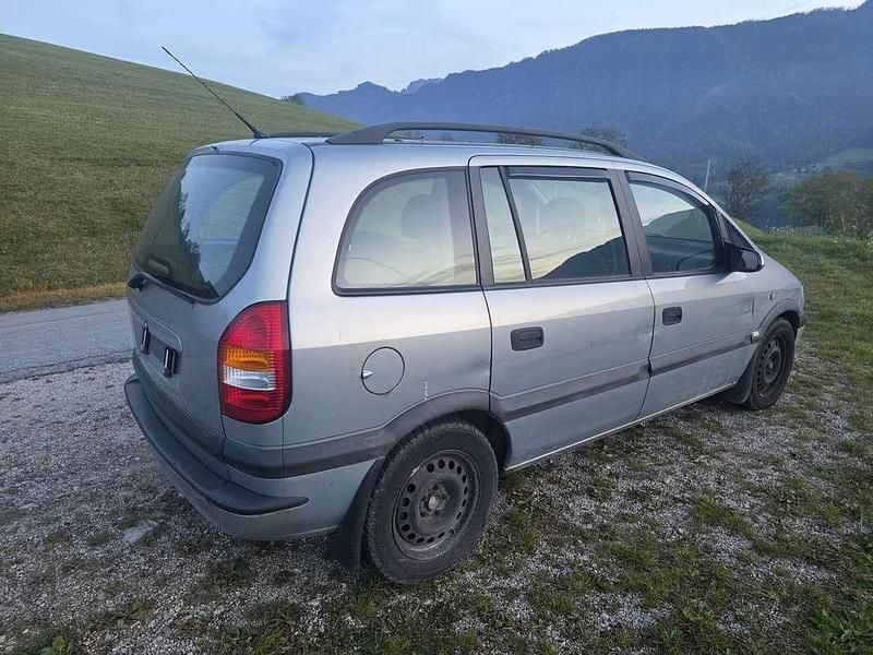 Gebraucht Opel Zafira 101 PS (74 kW) 2002 Van / Kleinbus