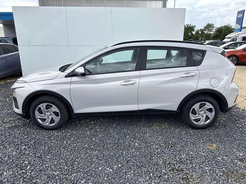 Neu Hyundai Bayon Life 99 PS (72 kW) 2025 Rot SUV