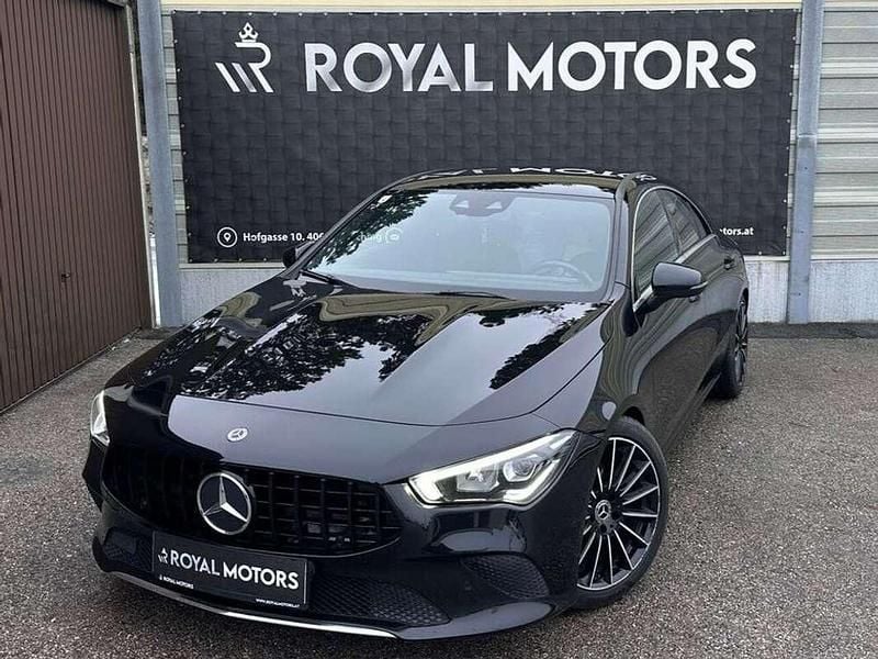 Gebraucht Mercedes CLA180 116 PS (85 kW) 2019 Schwarz Limousine