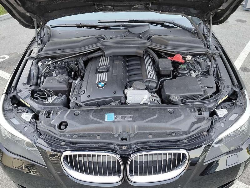 Gebraucht BMW 525 218 PS (160 kW) 2008 Schwarz Kombi