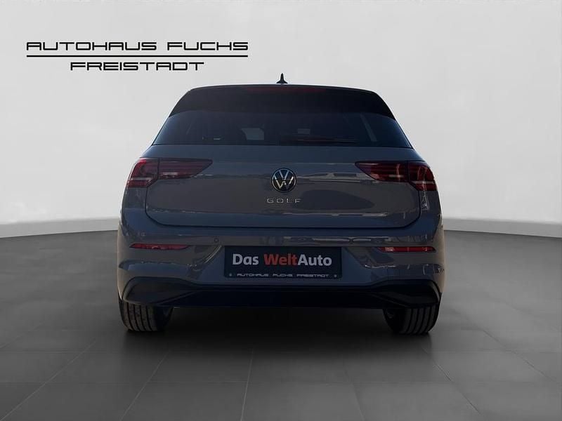 Neu VW Golf VIII 116 PS (85 kW) 2025 Mittelgrau  metallic Limousine