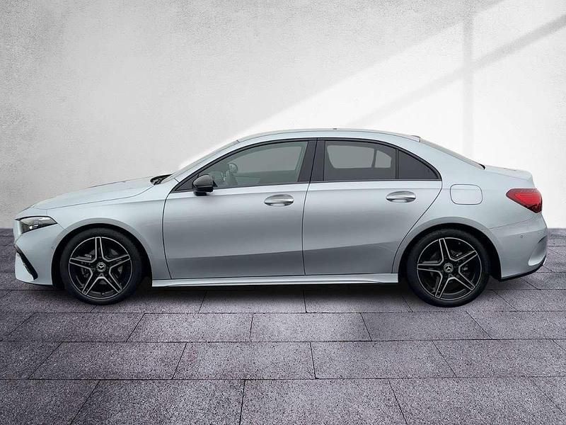 Gebraucht Mercedes A180 AMG line 116 PS (85 kW) 2024 Silber Limousine