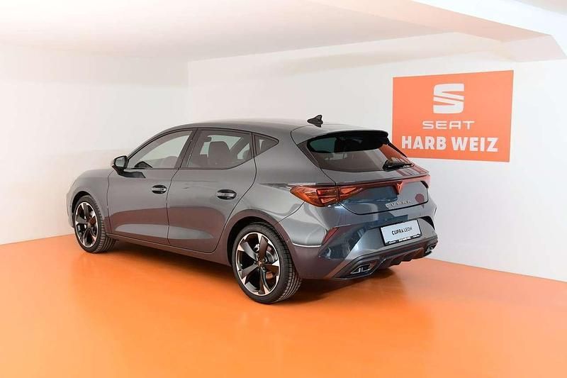 Neu Cupra Leon 150 PS (110 kW) 2025 Dunkelblau normal Limousine
