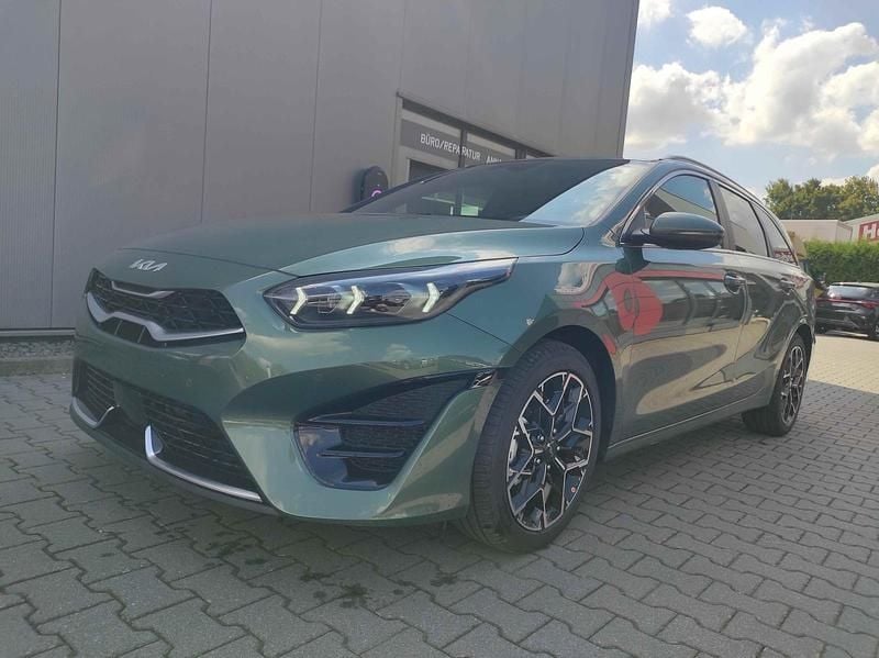 Neu Kia Ceed Sportswagon GT-Line 140 PS (102 kW) 2025 Grün Kombi