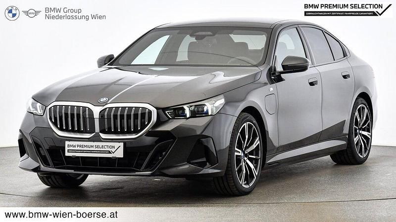 Gebraucht BMW 530e Efficient Dynamics 299 PS (219 kW) 2025 Sophistograu brillanteffekt