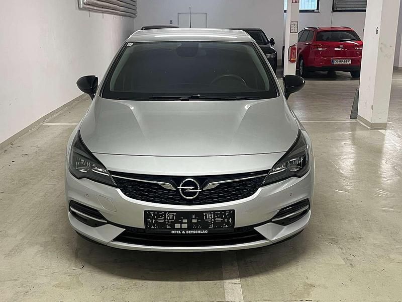 Grau Gebraucht 2021 Opel Astra Edition Limousine | € 12.800 (Fairer Preis) - Bild 1/4