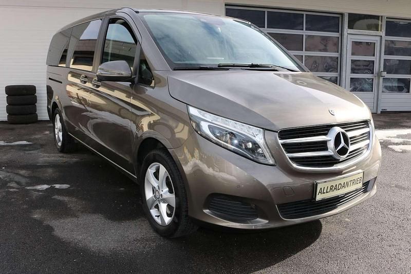 Gebraucht Mercedes V220 163 PS (119 kW) 2017 Grau Van / Kleinbus