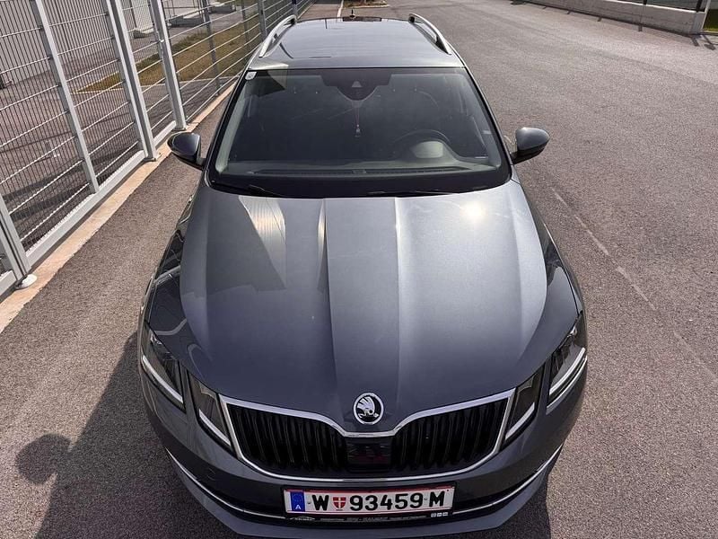 Grau Gebraucht 2018 Skoda Octavia Ambition Kombi | € 12.900 (Teuer) - Bild 1/4