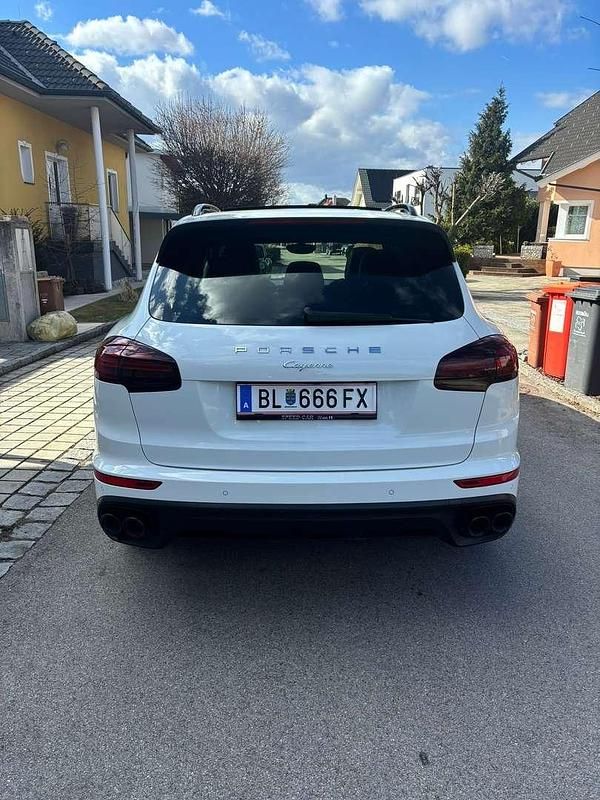 Gebraucht Porsche Cayenne 262 PS (192 kW) 2016 Weiß SUV