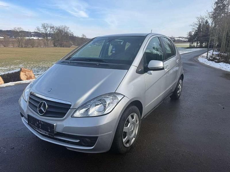 Gebraucht Mercedes A180 116 PS (85 kW) 2011 Grau Kleinwagen